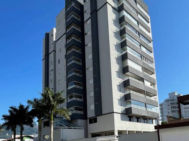 Apartamento para Venda em Caraguatatuba - 2