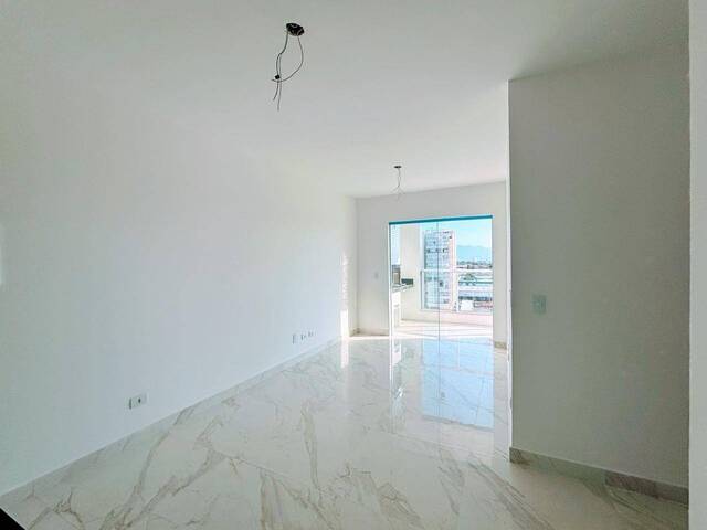 #200 - Apartamento para Venda em Caraguatatuba - SP