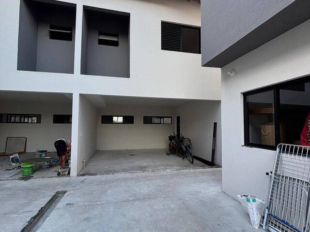 #212 - Casa em condomínio para Venda em Caraguatatuba - SP
