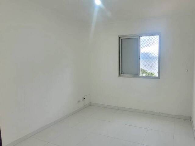 Apartamento para Venda em Caraguatatuba - 4