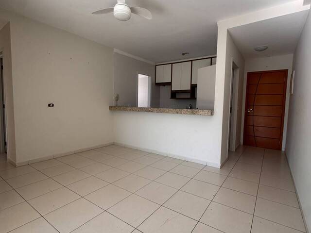 Apartamento para Venda em Caraguatatuba - 2
