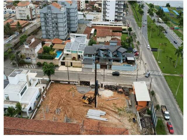 Apartamento para Venda em Caraguatatuba - 2